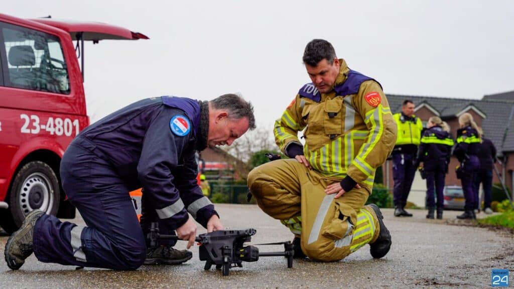 TDV Limburg-Noord bereidt de drone voor.