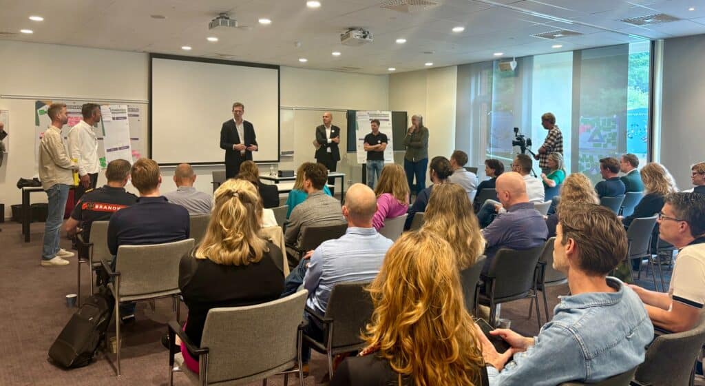 Op vrijdag 5 juni werd tijdens de Leerarena van de Coalitie IGV het contract met de nieuwe softwareleverancier ondertekend.