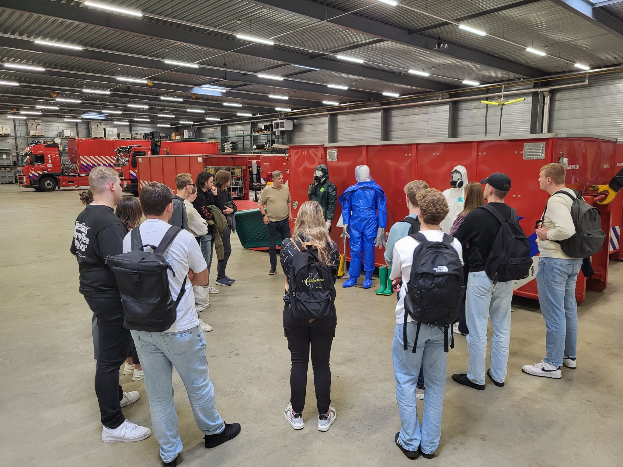Studenten minor Publieke Veiligheid op excursie naar NIPV Zoetermeer
