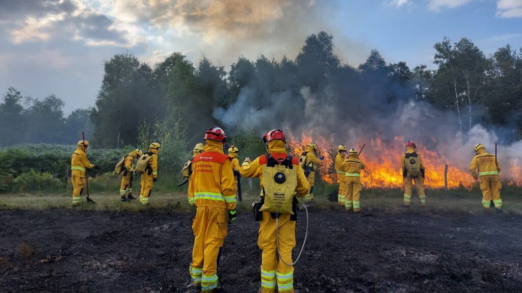 Handcrew Overijssel bij natuurbrand